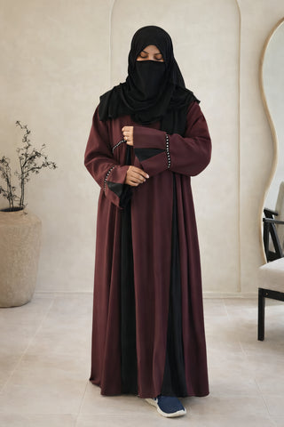 Contrast Panel Abaya – Pearl-Studded Seams & Flared Cuffs