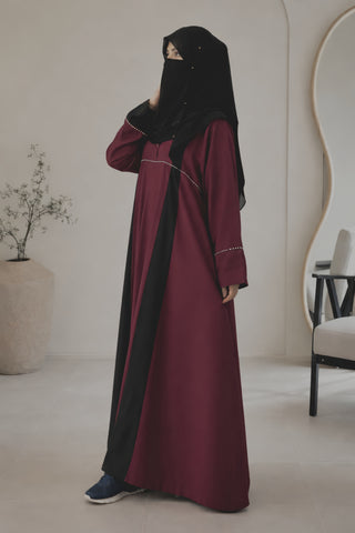 Contrast Panel Abaya – Pearl-Studded Seams & Flared Cuffs