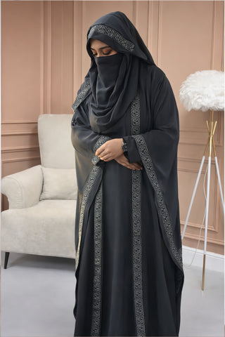 Modern Open-Front Silhouette with Intricate Bordering