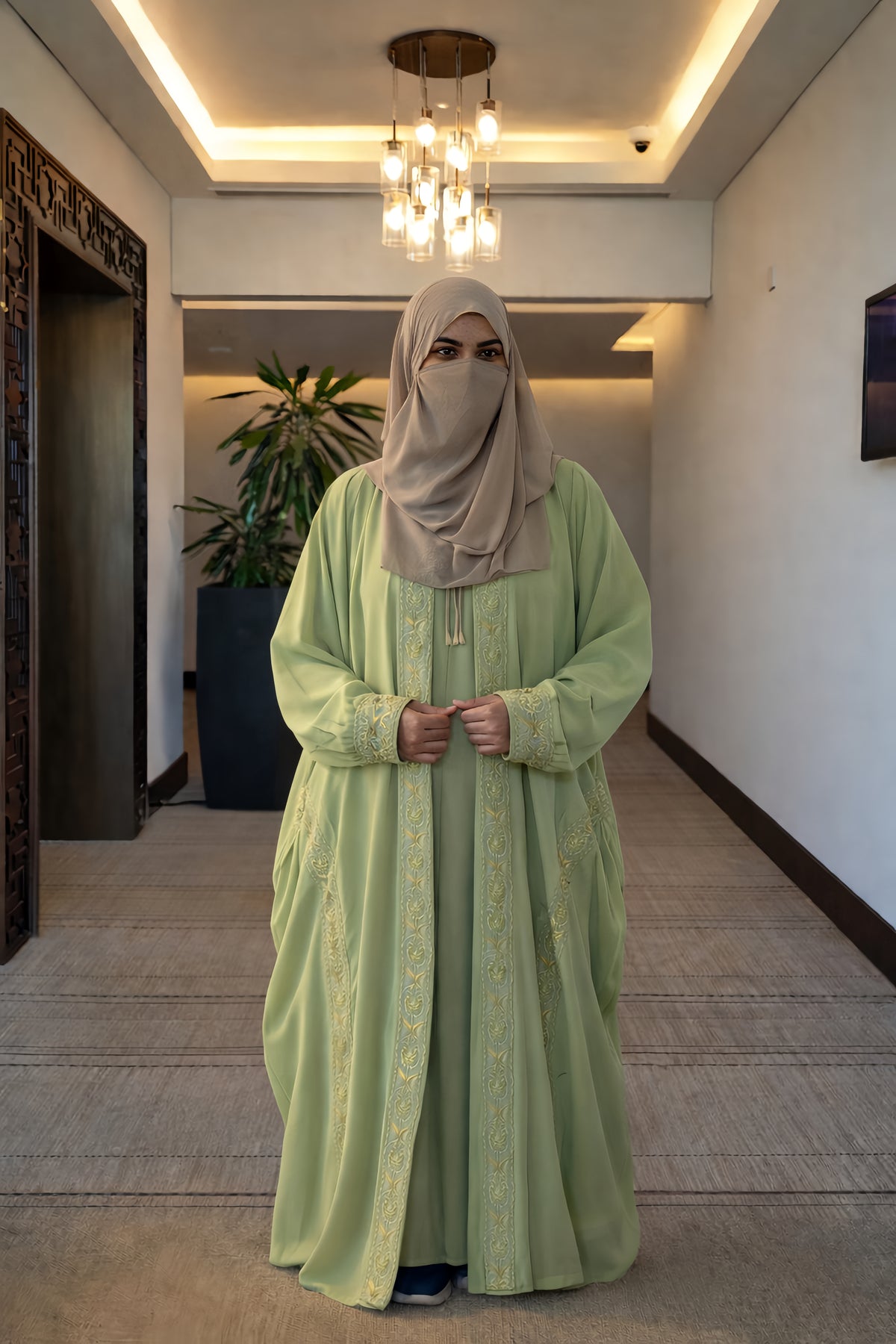 2-Piece Open Abaya Set – Embroidered Luxury Kaftan with Inner Dress