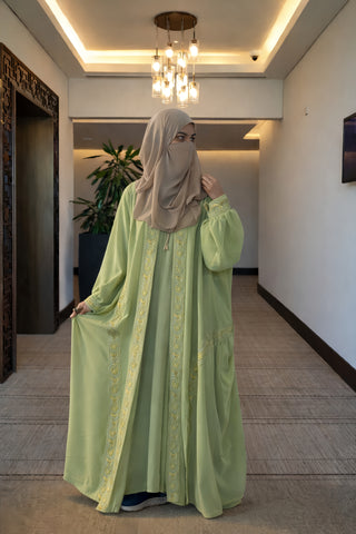 2-Piece Open Abaya Set – Embroidered Luxury Kaftan with Inner Dress